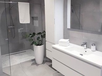 Мебель в ванную комнату с искусственным камнем